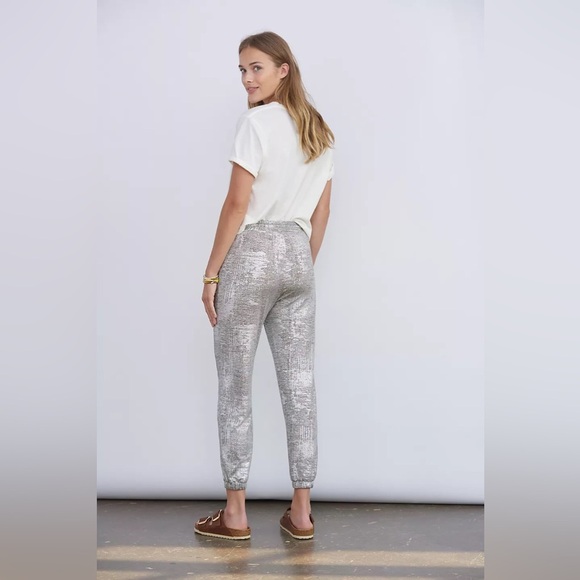 ANTHROPOLOGIE NWOT Sloane Shimmer Joggers in Silver - Picture 3 of 10